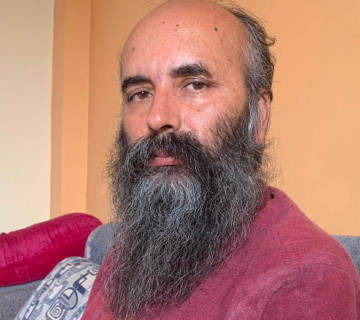 अर्जुन पराजुलीको व्यङ्ग्य : रेल चढ्न चुरे दिल्ली जाँदै छ